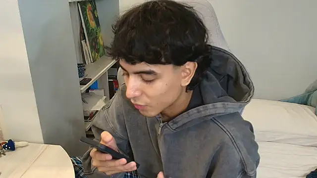 Snapshot of salvatore_montt chatting on 17, 10, 2025 salvatore montt online show from 17, 10, 2025