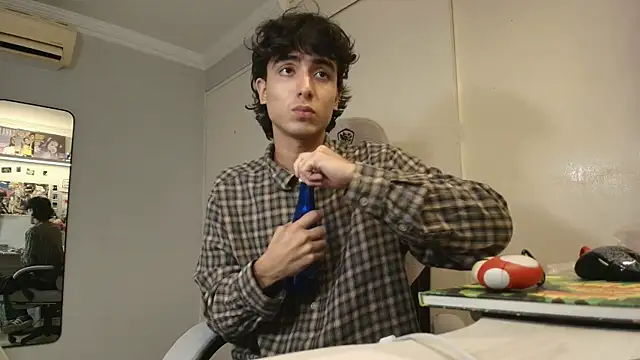 Snapshot of salvatore_montt chatting on 23, 11, 2025 salvatore montt online show from 23, 11, 2025