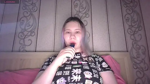 Snapshot of Little_kitsune1707 chatting on 29, 9, 2025 Little kitsune1707 online show from 29, 9, 2025