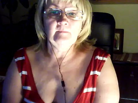 Snapshot of Violet5364 chatting on 19, 11, 2025 Violet5364 online show from 19, 11, 2025