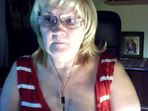 Snapshot of Violet5364 chatting on 22, 11, 2025 Violet5364 online show from 22, 11, 2025