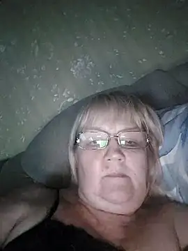 Snapshot of Violet5364 chatting on 25, 11, 2025 Violet5364 online show from 25, 11, 2025