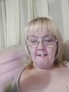 Snapshot of Violet5364 chatting on 3, 12, 2025 Violet5364 online show from 3, 12, 2025