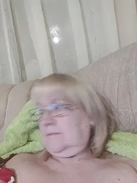 Snapshot of Violet5364 chatting on 4, 12, 2025 Violet5364 online show from 4, 12, 2025