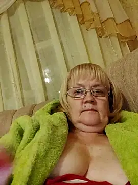 Snapshot of Violet5364 chatting on 18, 12, 2025 Violet5364 online show from 18, 12, 2025