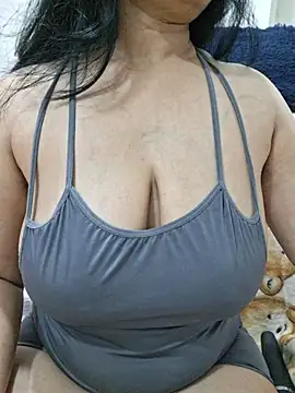Snapshot of Jassi_Does chatting on 11, 7, 2026 Jassi Does online show from 11, 7, 2026