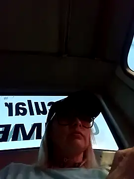 Snapshot of CandieGilson__ chatting on 15, 9, 2025 CandieGilson online show from 15, 9, 2025