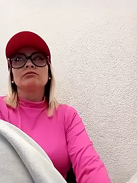 Snapshot of CandieGilson__ chatting on 12, 10, 2025 CandieGilson online show from 12, 10, 2025