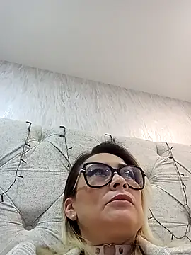 Snapshot of CandieGilson__ chatting on 15, 11, 2025 CandieGilson online show from 15, 11, 2025