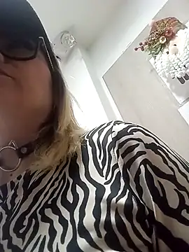 Snapshot of CandieGilson__ chatting on 22, 11, 2025 CandieGilson online show from 22, 11, 2025