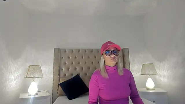 Snapshot of CandieGilson__ chatting on 14, 12, 2025 CandieGilson online show from 14, 12, 2025