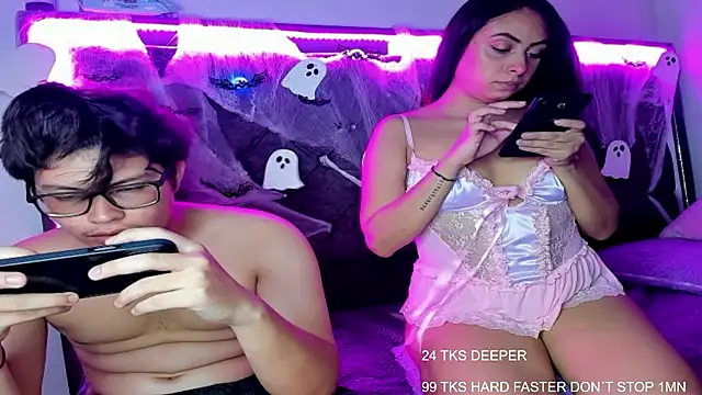 Snapshot of EmilyPacho_ chatting on 14, 10, 2025 EmilyPacho online show from 14, 10, 2025