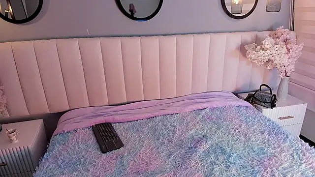 Snapshot of alice_lodge chatting on 1, 12, 2025 alice lodge online show from 1, 12, 2025