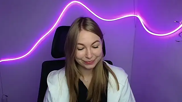 Snapshot of Dana_flowers chatting on 2, 10, 2025 Dana flowers online show from 2, 10, 2025