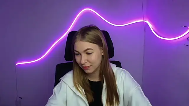 Snapshot of Dana_flowers chatting on 3, 10, 2025 Dana flowers online show from 3, 10, 2025