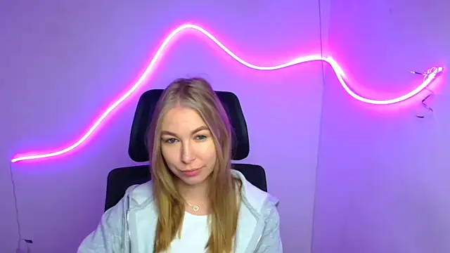 Snapshot of Dana_flowers chatting on 4, 10, 2025 Dana flowers online show from 4, 10, 2025