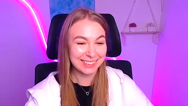 Snapshot of Dana_flowers chatting on 16, 11, 2025 Dana flowers online show from 16, 11, 2025