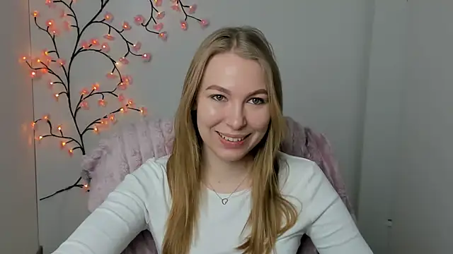 Snapshot of Dana_flowers chatting on 18, 12, 2025 Dana flowers online show from 18, 12, 2025