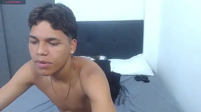 Snapshot of David_Gil19 chatting on 26, 2, 2025 David Gil19 online show from 26, 2, 2025