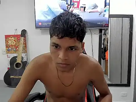 Snapshot of David_Gil19 chatting on 28, 2, 2025 David Gil19 online show from 28, 2, 2025