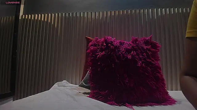 Snapshot of Aida-nicolle chatting on 5, 3, 2025 Aida-nicolle online show from 5, 3, 2025