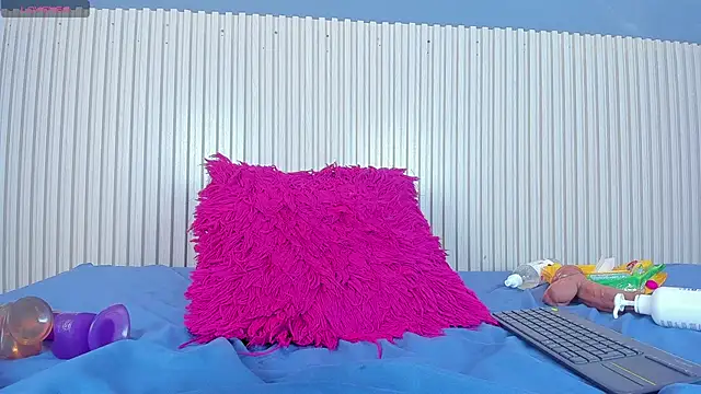 Snapshot of Aida-nicolle chatting on 5, 3, 2025 Aida-nicolle online show from 5, 3, 2025