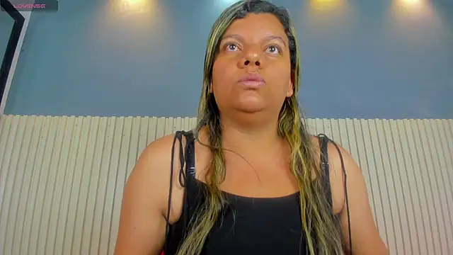 Snapshot of Aida-nicolle chatting on 14, 3, 2025 Aida-nicolle online show from 14, 3, 2025