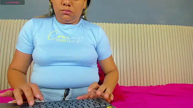 Snapshot of Aida-nicolle chatting on 17, 3, 2025 Aida-nicolle online show from 17, 3, 2025