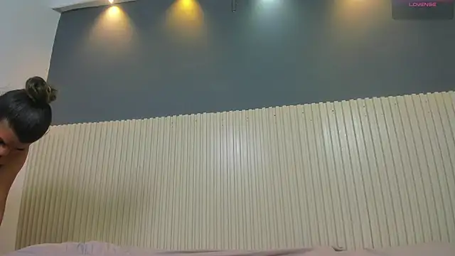 Snapshot of Aida-nicolle chatting on 2, 10, 2025 Aida-nicolle online show from 2, 10, 2025