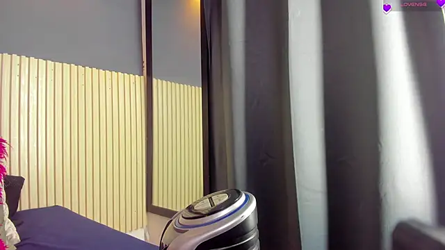 Snapshot of Aida-nicolle chatting on 30, 11, 2025 Aida-nicolle online show from 30, 11, 2025