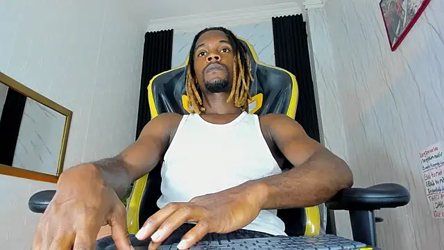Snapshot of LooganX chatting on 4, 3, 2025 LooganX online show from 4, 3, 2025