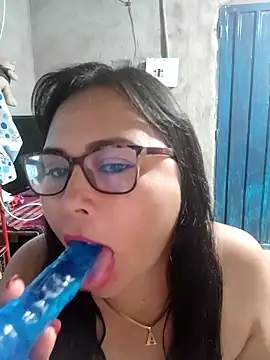 Snapshot of promiscuous-indecent-momm chatting on 15, 2, 2025 promiscuous-indecent-momm online show from 15, 2, 2025