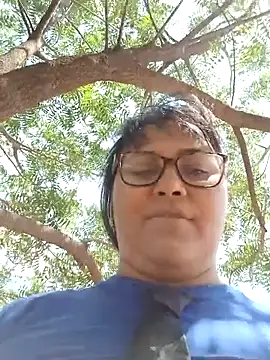 Snapshot of promiscuous-indecent-momm chatting on 19, 2, 2025 promiscuous-indecent-momm online show from 19, 2, 2025