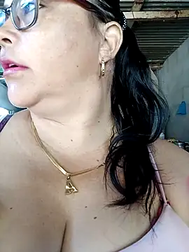 Snapshot of promiscuous-indecent-momm chatting on 21, 2, 2025 promiscuous-indecent-momm online show from 21, 2, 2025