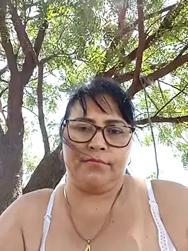 Snapshot of promiscuous-indecent-momm chatting on 24, 2, 2025 promiscuous-indecent-momm online show from 24, 2, 2025