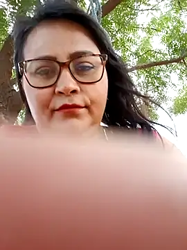 Snapshot of promiscuous-indecent-momm chatting on 28, 2, 2025 promiscuous-indecent-momm online show from 28, 2, 2025