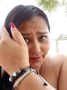 Snapshot of promiscuous-indecent-momm chatting on 4, 3, 2025 promiscuous-indecent-momm online show from 4, 3, 2025