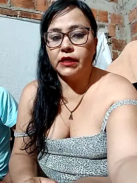 Snapshot of promiscuous-indecent-momm chatting on 22, 3, 2025 promiscuous-indecent-momm online show from 22, 3, 2025