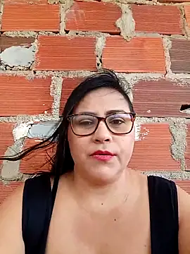 Snapshot of promiscuous-indecent-momm chatting on 10, 11, 2025 promiscuous-indecent-momm online show from 10, 11, 2025