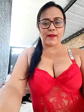 Snapshot of promiscuous-indecent-momm chatting on 23, 11, 2025 promiscuous-indecent-momm online show from 23, 11, 2025