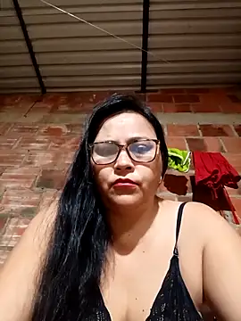 Snapshot of promiscuous-indecent-momm chatting on 25, 11, 2025 promiscuous-indecent-momm online show from 25, 11, 2025