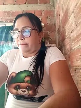 Snapshot of promiscuous-indecent-momm chatting on 13, 12, 2025 promiscuous-indecent-momm online show from 13, 12, 2025