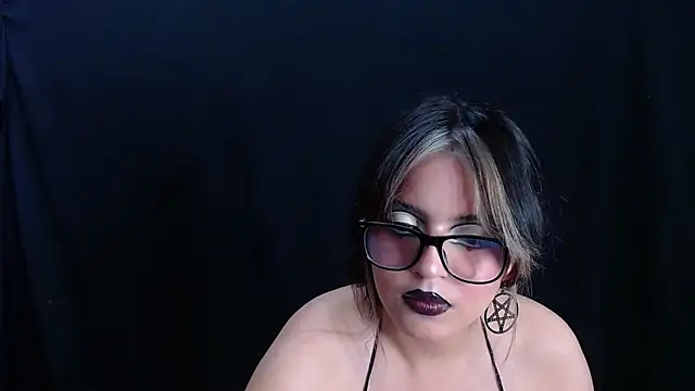 Snapshot of scarleth_shadow chatting on 10, 3, 2025 scarleth shadow online show from 10, 3, 2025