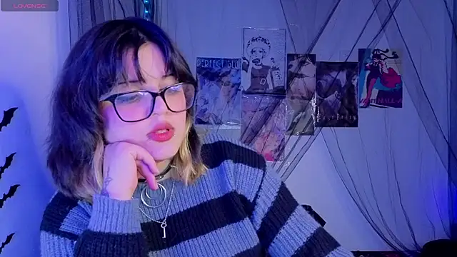 Snapshot of scarleth_shadow chatting on 28, 11, 2025 scarleth shadow online show from 28, 11, 2025