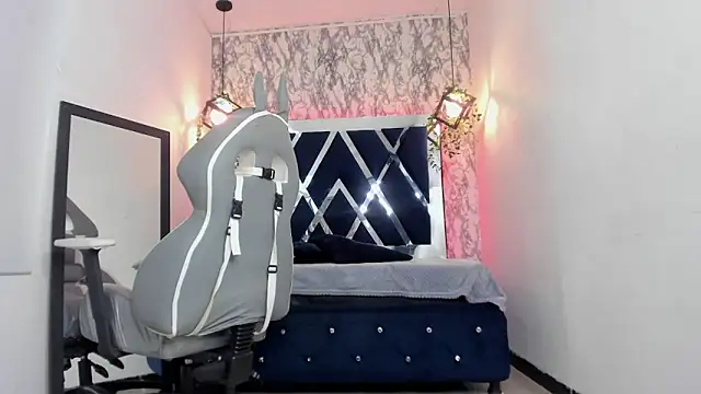 Snapshot of charlotte_bluee chatting on 3, 3, 2025 charlotte bluee online show from 3, 3, 2025