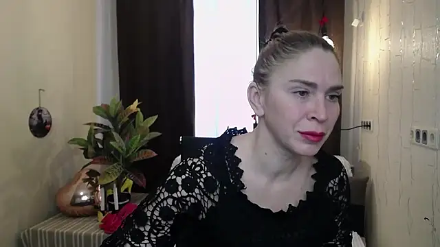 TessaDaybreak online show from 28, 2, 2025