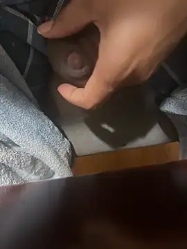 Snapshot of Slimlightrising chatting on 5, 3, 2025 Slimlightrising online show from 5, 3, 2025