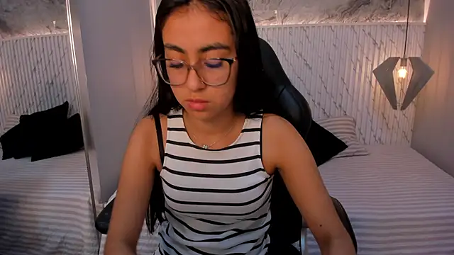 Snapshot of lucelly_15 chatting on 14, 3, 2025 lucelly 15 online show from 14, 3, 2025