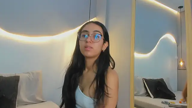 Snapshot of lucelly_15 chatting on 31, 10, 2025 lucelly 15 online show from 31, 10, 2025