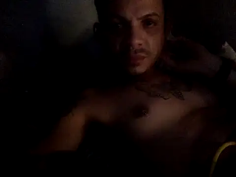 Snapshot of couplegayBR chatting on 13, 10, 2025 couplegayBR online show from 13, 10, 2025
